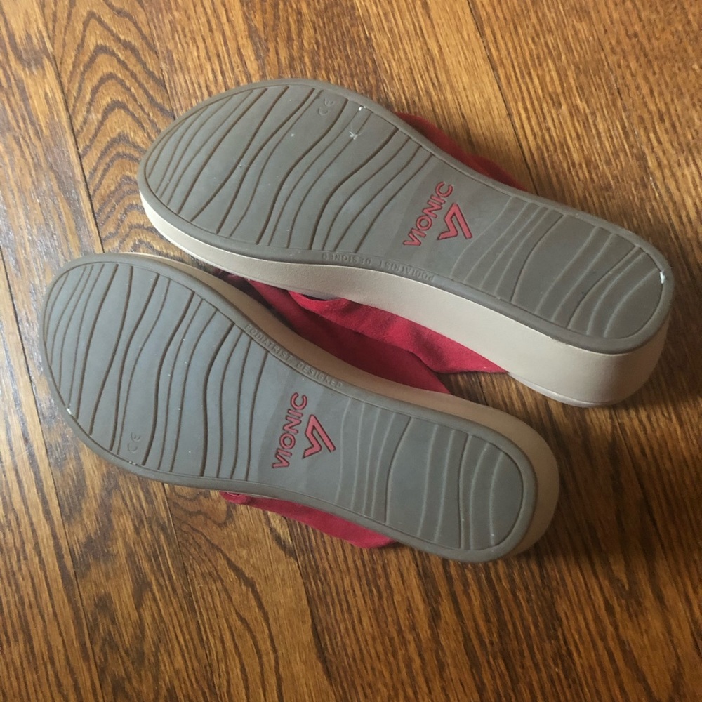 Vionic Red Suede Toe Post Sandals - image 4